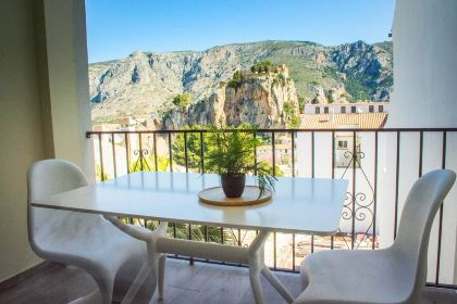 Alojamiento rural para parejas con vistas a la montaña en Alicante