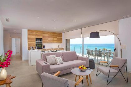 Apartamento para parejas en Alicante con vistas al mar