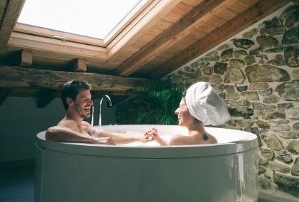 Hotel para San Valentín en Vizcaya con jacuzzi privado en la habitación