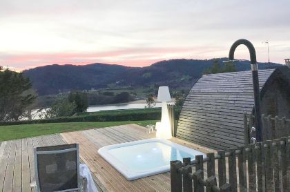 Hotel rural con jacuzzi bajo las estrellas para regalar en SAn Valentín
