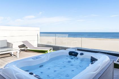 Hoteles-para-parejas-en-Valencia con vistas al mar