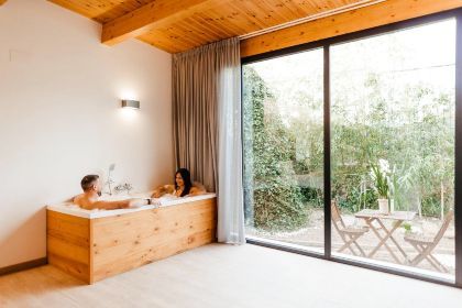 Mejor hotel de Tarragona para regalar en San Valentín con jacuzzi en la habitación