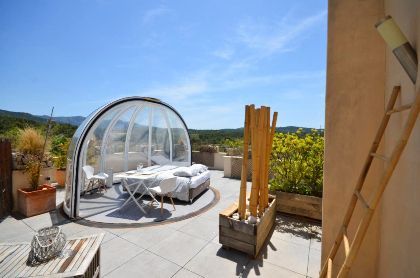 Mejor hotel para San Valentín con cama bajo las estrellas