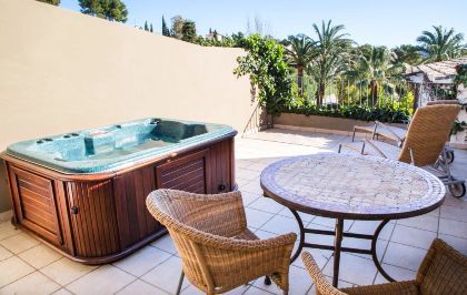 Mejor hotel de Alicante para reservar en San Valentín con jacuzzi privado